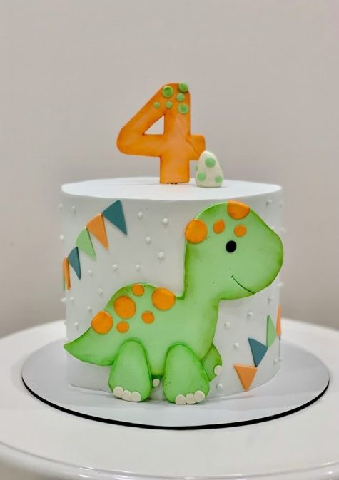 dainasor girl cake